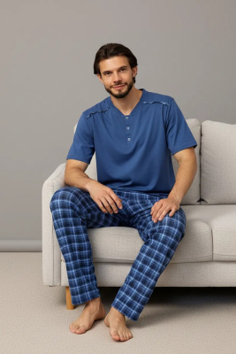 9c1d6842-28a4-4af4-b749-0bff58a53b9c