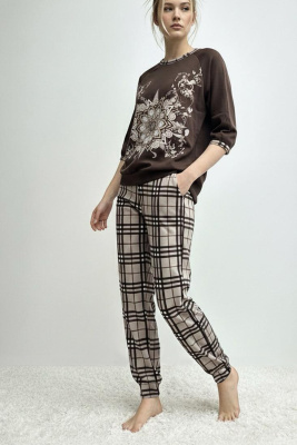 2ff26eb0-ff95-4d9d-8629-01da7327ca3c